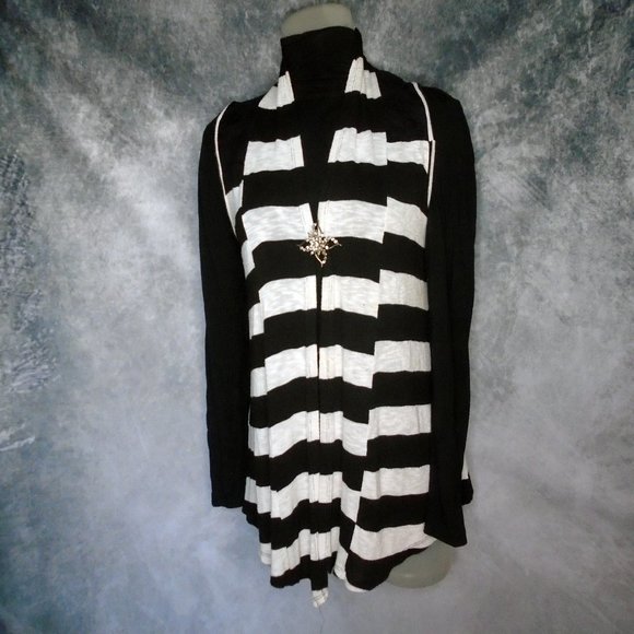 Black & White Tunic Top, SEE WHAT ELSE IT DOES!!! - Picture 8 of 15